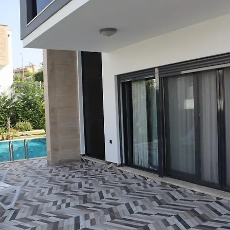 Dream Pool- Garage Kuşadası