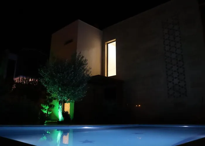 Villa Dream Pool- Garage