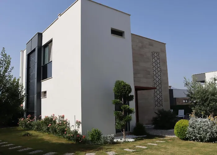 Dream Pool- Garage Vilă *